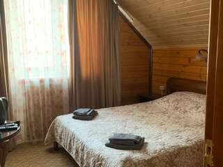 Гостиница Манжерок Манжерок Двухместный номер с 1 кроватью и общей ванной комнатой-3