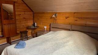 Гостиница Манжерок Манжерок Двухместный номер с 2 отдельными кроватями и общей ванной комнатой-10