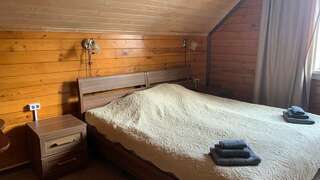 Гостиница Манжерок Манжерок Двухместный номер с 2 отдельными кроватями и общей ванной комнатой-12