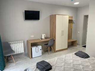 Гостиница Манжерок Манжерок Двухместный номер с 1 кроватью или 2 отдельными кроватями и балконом-2